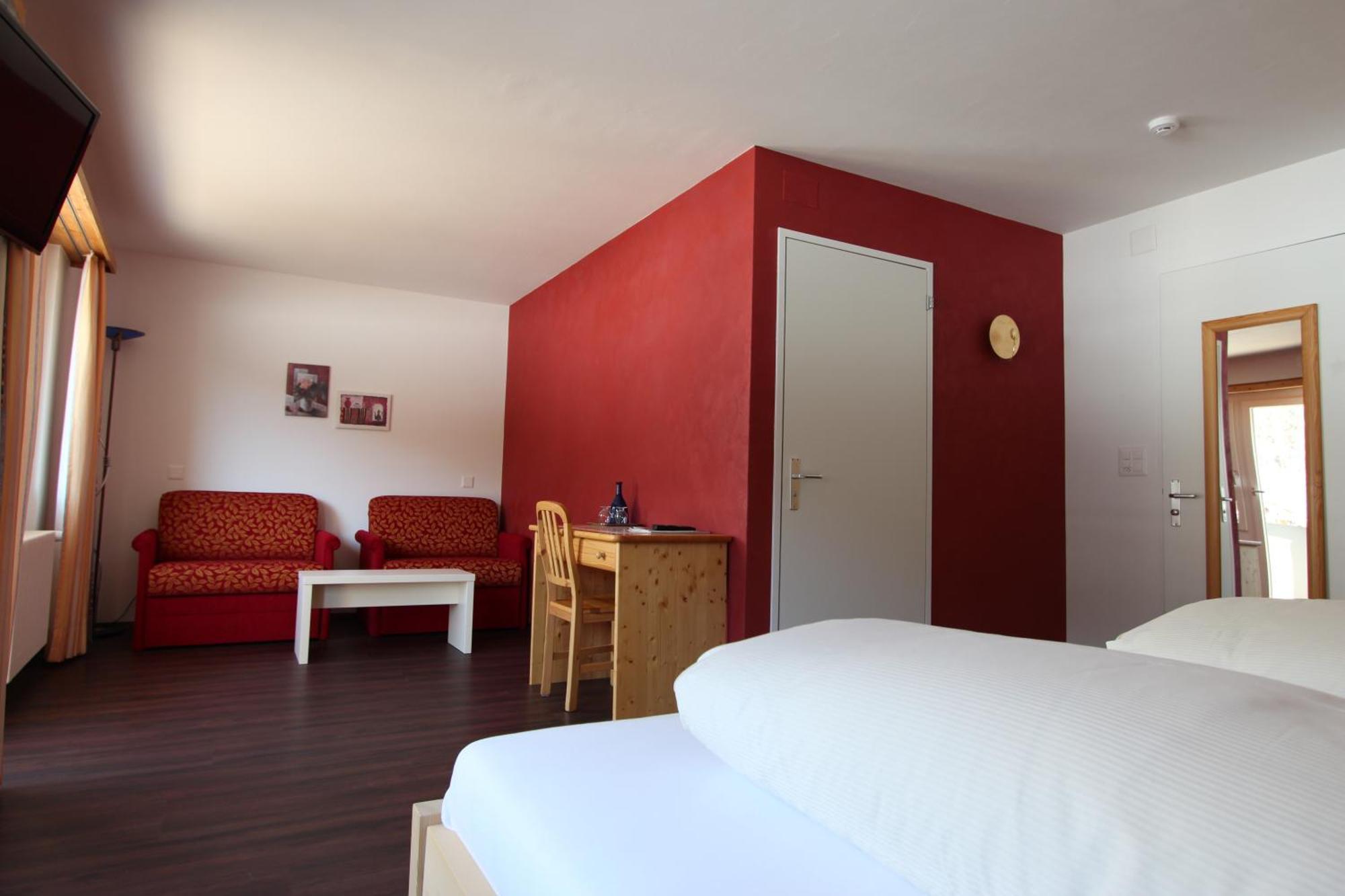 Hotel Al Rom Tschierv Rom bilde